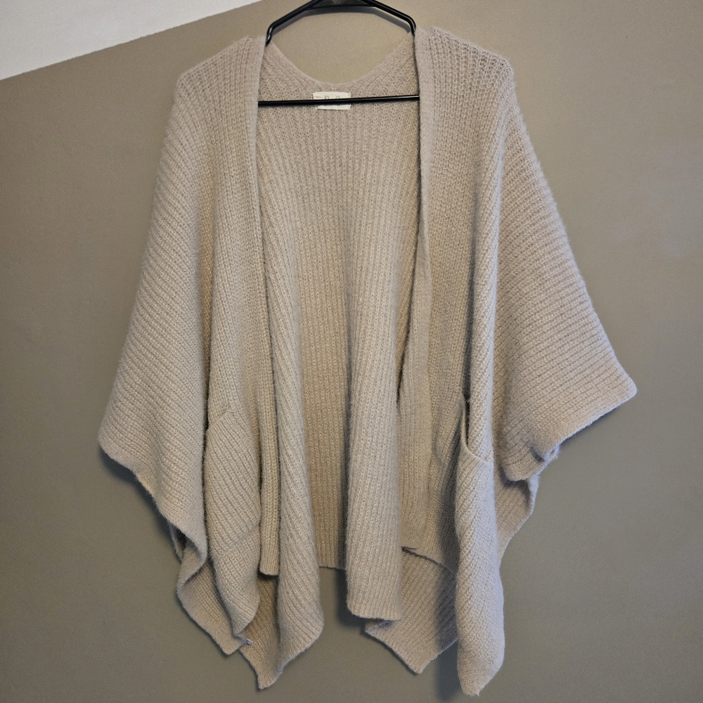 Riah Fashion Los Angeles Women's Knitted Kimono With Pockets Beige/Cream O/S